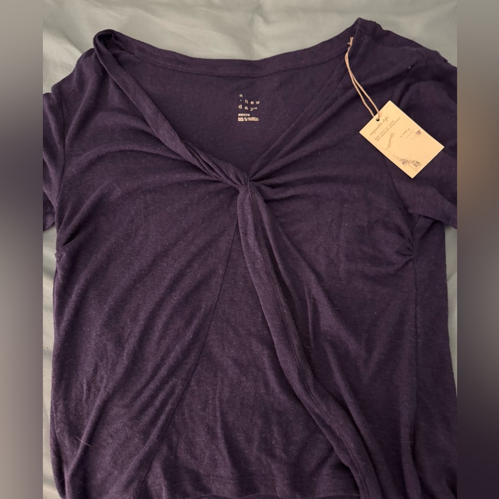 NWT Short Sleeve Purple Tee w/ Twist Front. Med